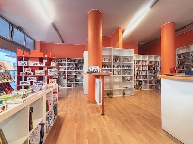 locale commerciale in vendita ad Olgiate Comasco