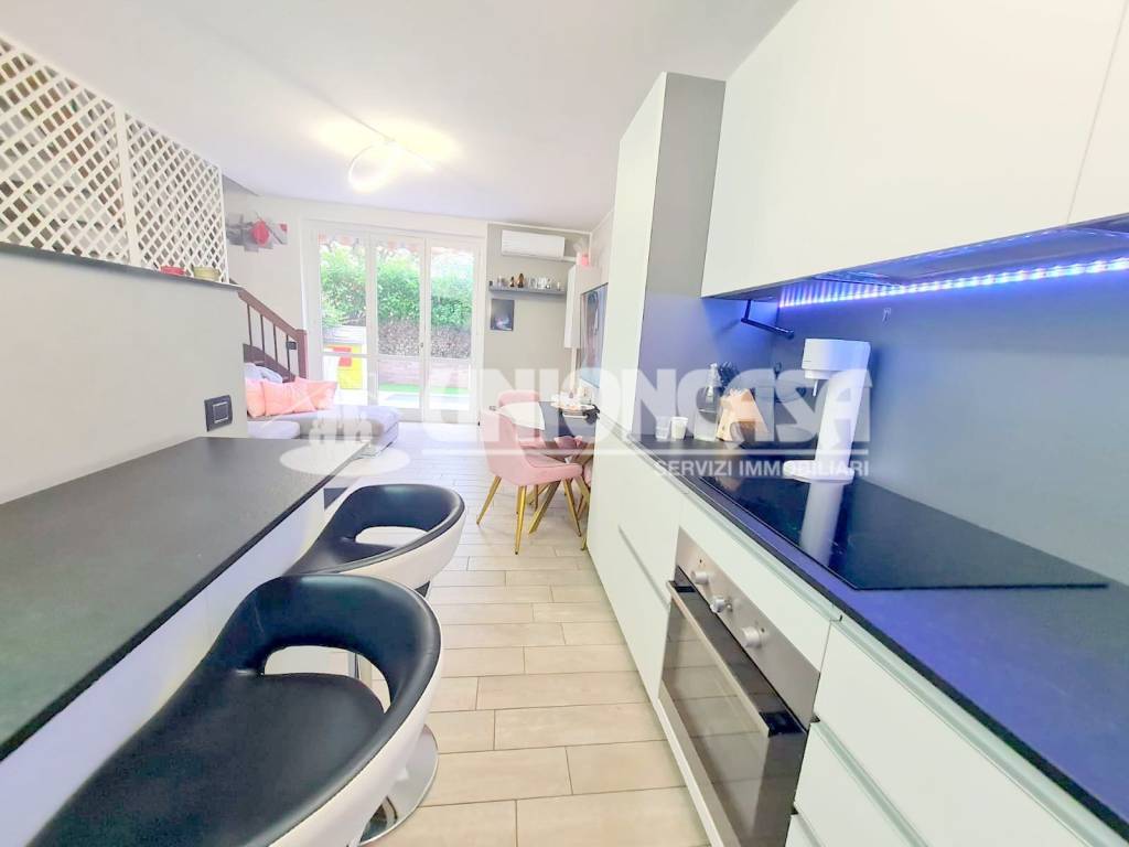 casa indipendente in vendita ad Olgiate Comasco