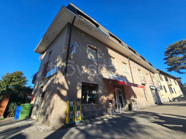 negozio in vendita ad Olgiate Comasco