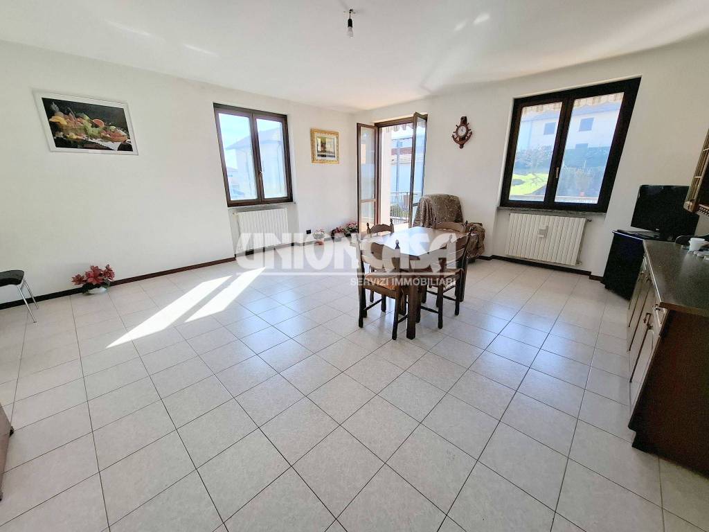 casa indipendente in vendita ad Olgiate Comasco