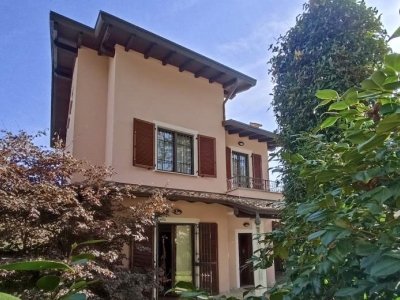 casa indipendente in vendita ad Olgiate Comasco