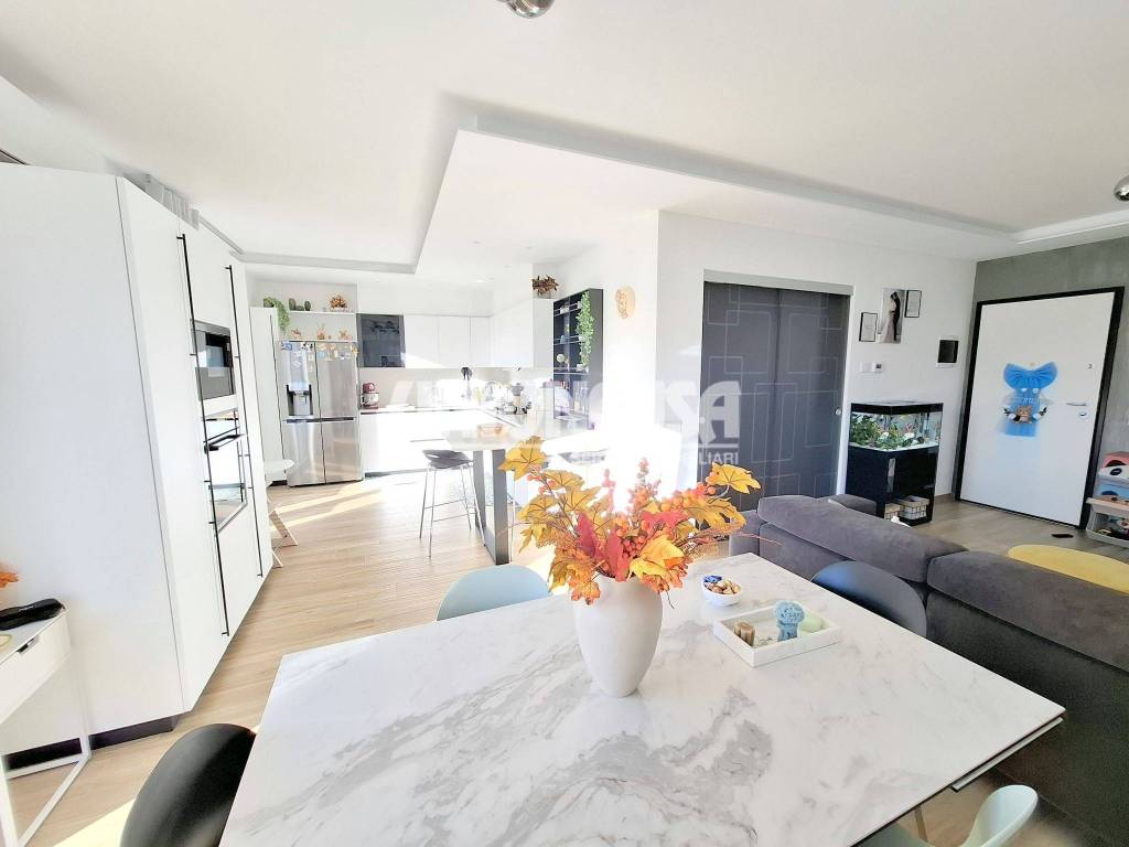 casa indipendente in vendita ad Olgiate Comasco