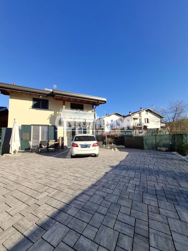 casa indipendente in vendita ad Olgiate Comasco