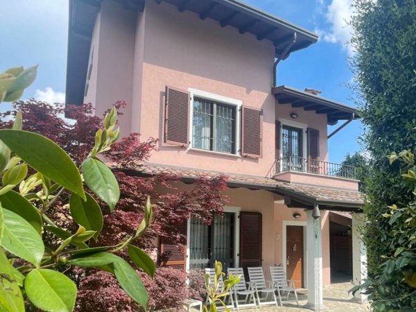casa indipendente in vendita ad Olgiate Comasco