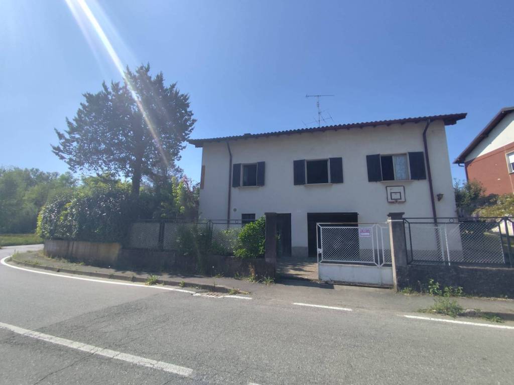 casa indipendente in vendita ad Olgiate Comasco