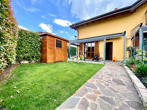 casa indipendente in vendita ad Olgiate Comasco