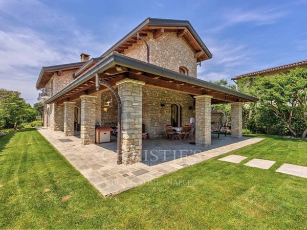 casa indipendente in vendita ad Olgiate Comasco