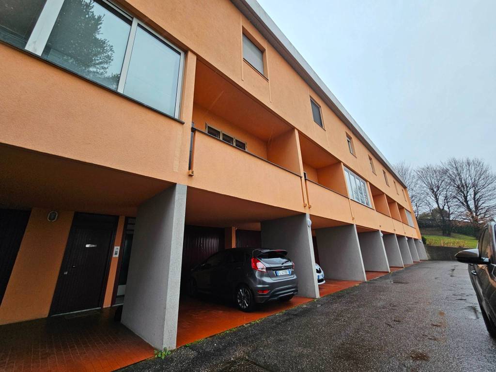 casa indipendente in vendita ad Olgiate Comasco