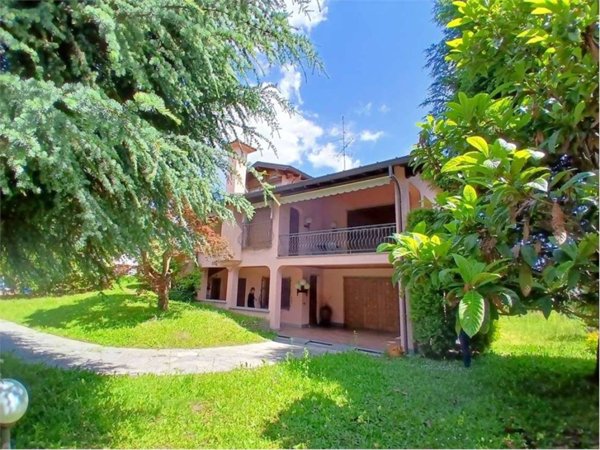 casa indipendente in vendita ad Olgiate Comasco