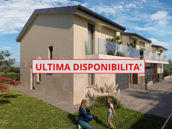 casa indipendente in vendita ad Olgiate Comasco in zona Casletto