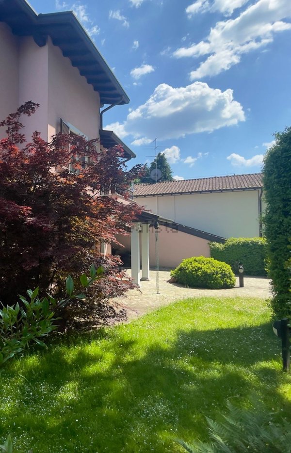 casa indipendente in vendita ad Olgiate Comasco