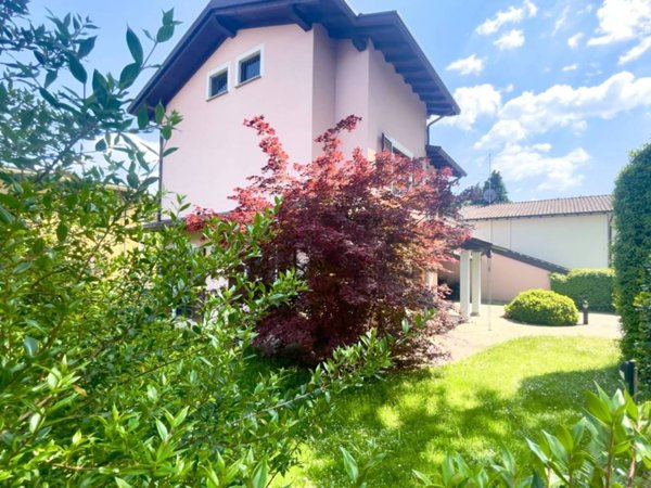casa indipendente in vendita ad Olgiate Comasco