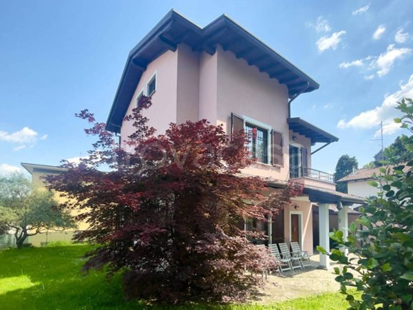 casa indipendente in vendita ad Olgiate Comasco