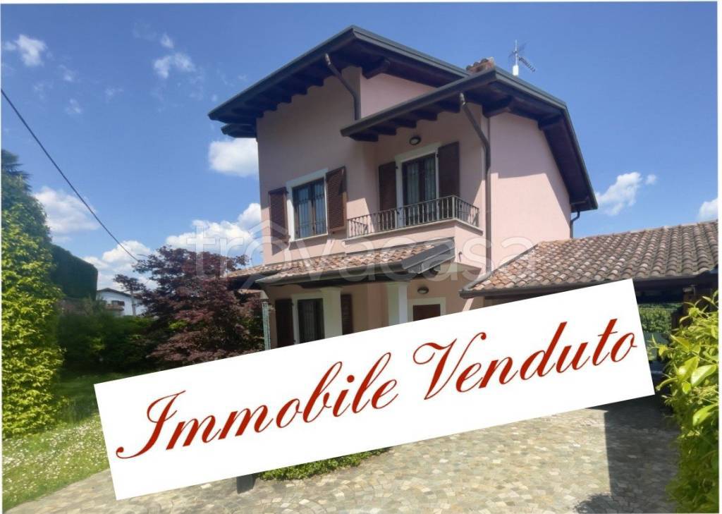 casa indipendente in vendita ad Olgiate Comasco