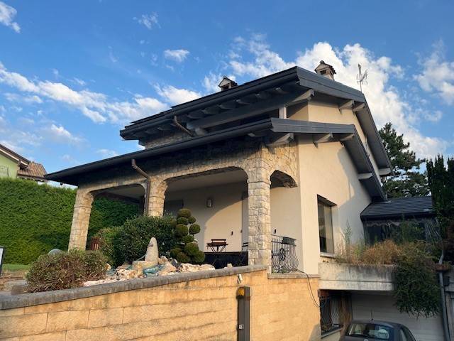 casa indipendente in vendita ad Olgiate Comasco