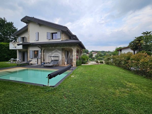 casa indipendente in vendita ad Olgiate Comasco