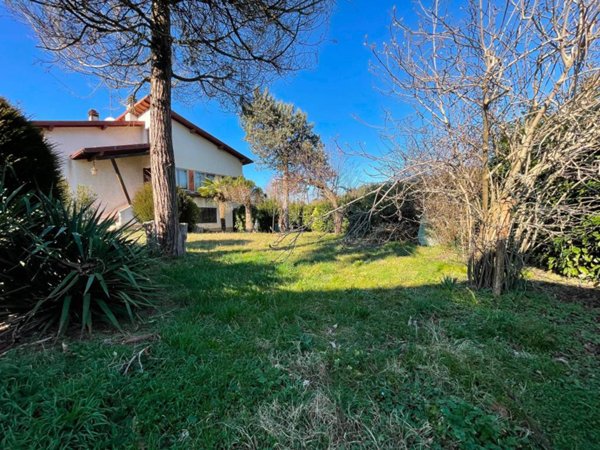 casa indipendente in vendita ad Olgiate Comasco