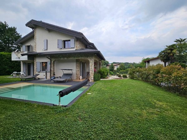 casa indipendente in vendita ad Olgiate Comasco