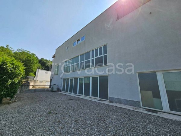 locale commerciale in vendita ad Olgiate Comasco