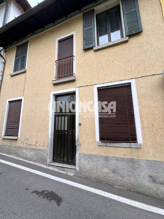 casa indipendente in vendita ad Olgiate Comasco