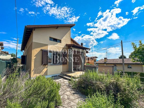 casa indipendente in vendita ad Olgiate Comasco