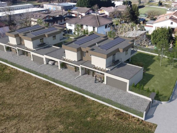 casa indipendente in vendita ad Olgiate Comasco
