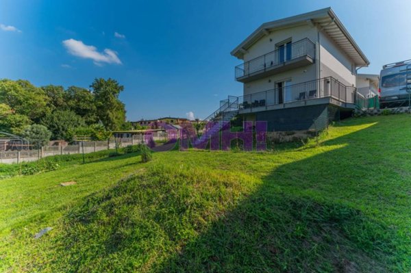 casa indipendente in vendita ad Olgiate Comasco in zona Gerbo