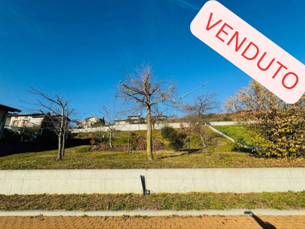 terreno edificabile in vendita ad Olgiate Comasco