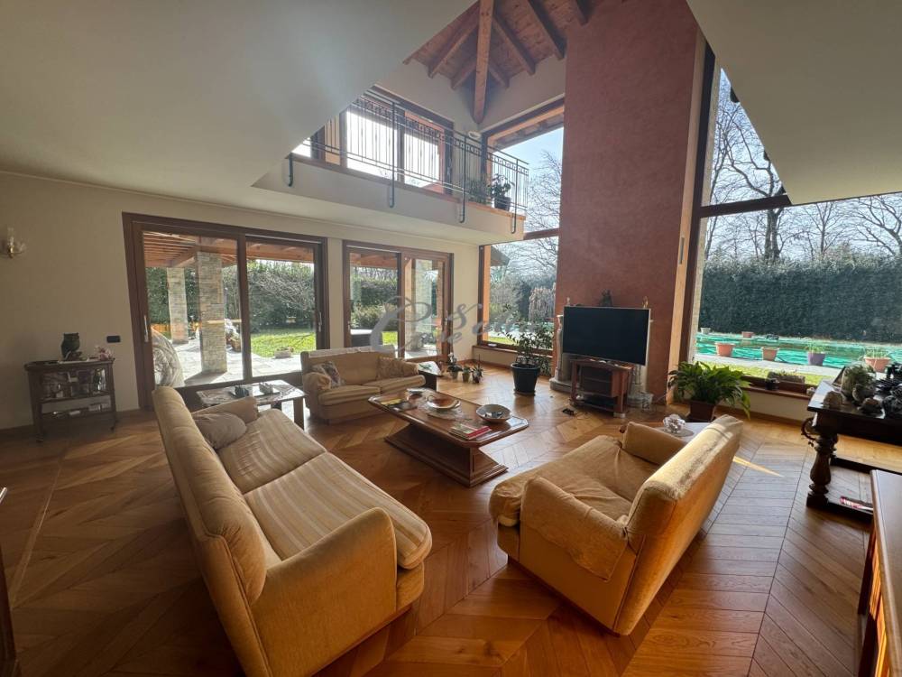 casa indipendente in vendita ad Olgiate Comasco