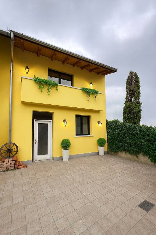 casa indipendente in vendita ad Olgiate Comasco