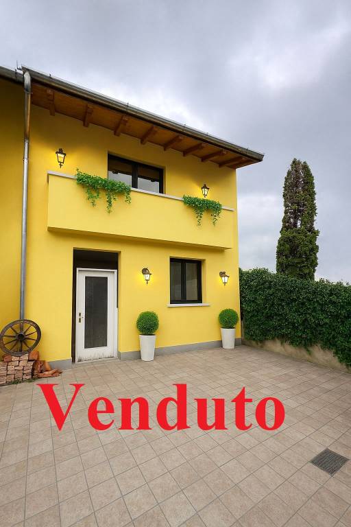 casa indipendente in vendita ad Olgiate Comasco