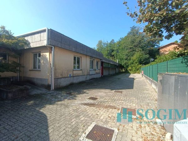 capannone in vendita ad Olgiate Comasco in zona Boscone