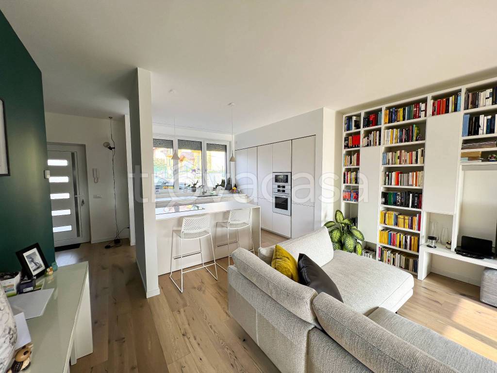 casa indipendente in vendita ad Olgiate Comasco