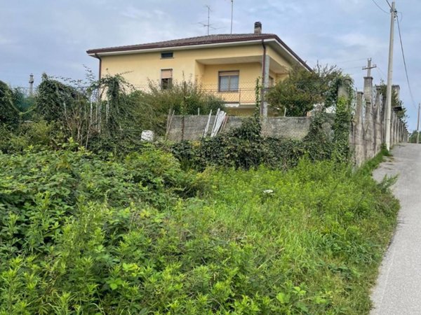 casa indipendente in vendita ad Olgiate Comasco in zona Boscone