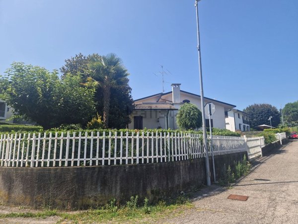 casa indipendente in vendita ad Olgiate Comasco