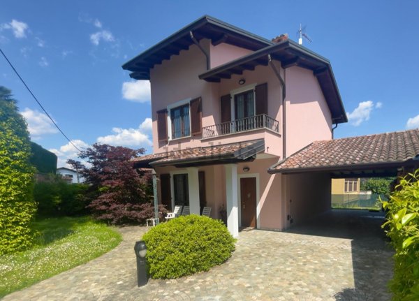 casa indipendente in vendita ad Olgiate Comasco