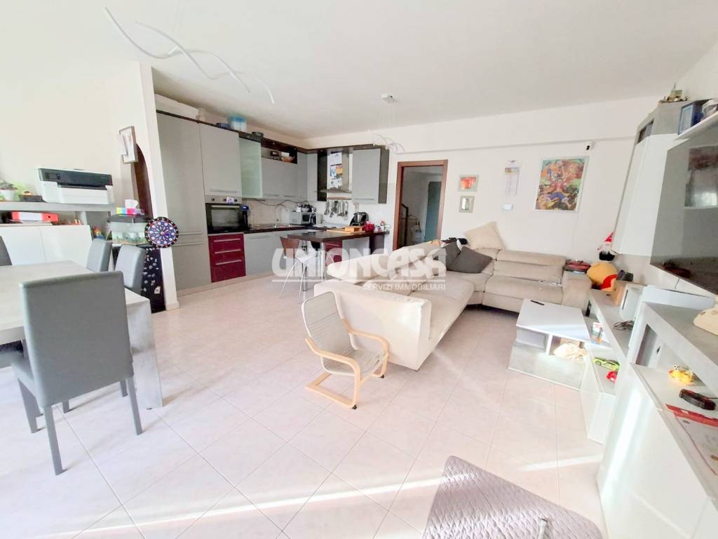 casa indipendente in vendita ad Olgiate Comasco in zona Gerbo