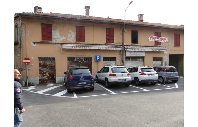 locale commerciale in vendita ad Olgiate Comasco