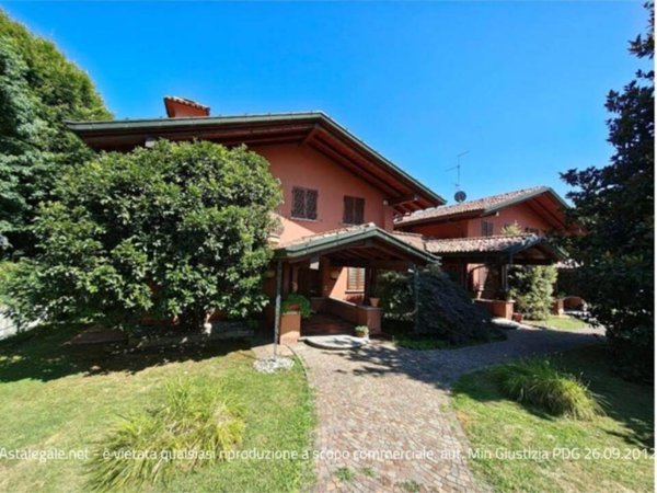 casa indipendente in vendita ad Olgiate Comasco