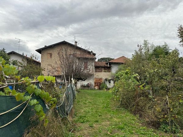 esavano in vendita ad Olgiate Comasco