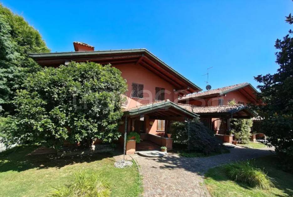 casa indipendente in vendita ad Olgiate Comasco