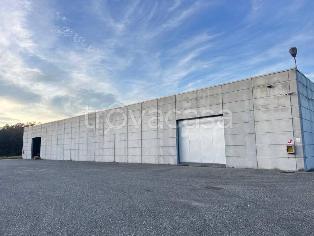 capannone in vendita ad Olgiate Comasco