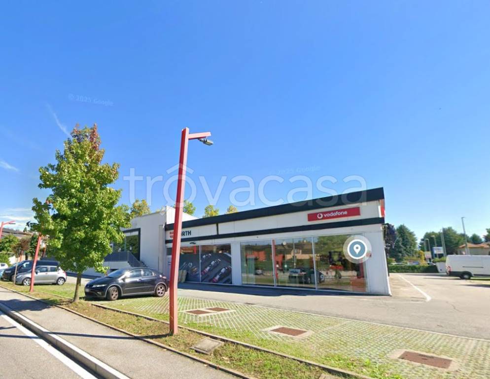 negozio in vendita ad Olgiate Comasco