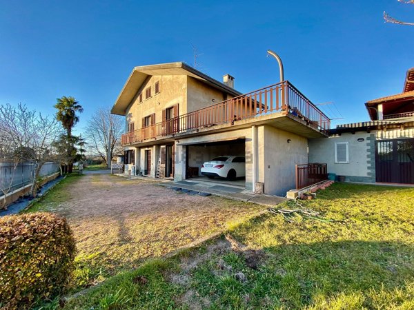 casa indipendente in vendita ad Olgiate Comasco
