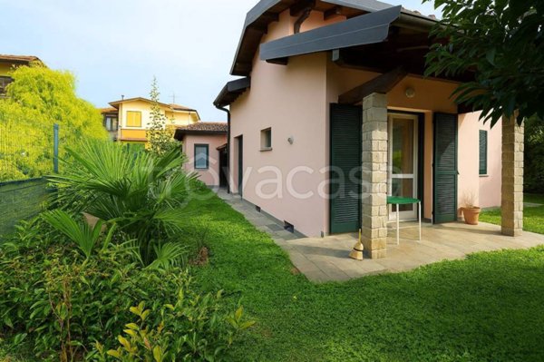 casa indipendente in vendita ad Olgiate Comasco