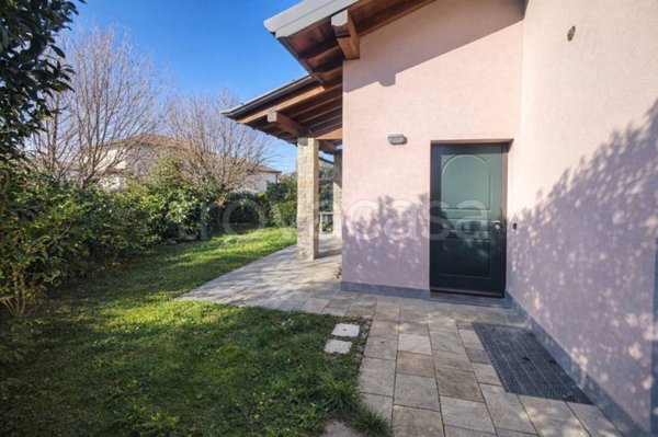 casa indipendente in vendita ad Olgiate Comasco