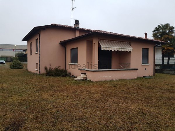 casa indipendente in vendita ad Olgiate Comasco
