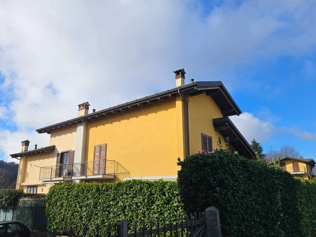 casa indipendente in vendita ad Olgiate Comasco