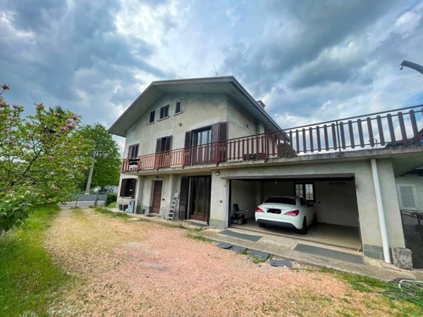 casa indipendente in vendita ad Olgiate Comasco