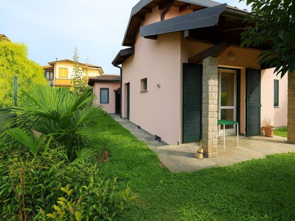 casa indipendente in vendita ad Olgiate Comasco